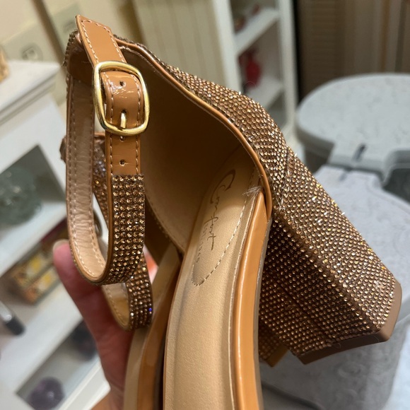 Sparkly Heels - Picture 5 of 9